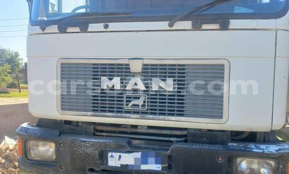 Sayi Na hannu Man Silent White Babbar mota in Maseru a Maseru