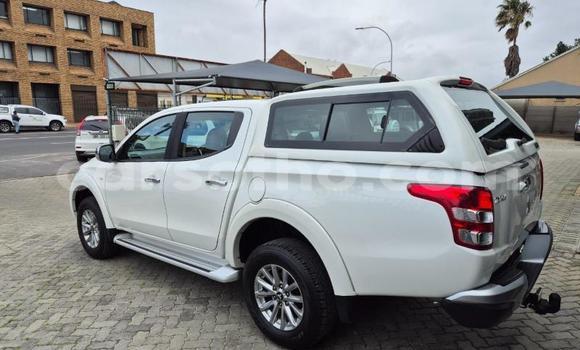 اشتري مستعمل Mitsubishi Triton White سيارة في Maseru في Maseru اشتري مستعمل Mitsubishi Triton White سيارة في Maseru في Maseru