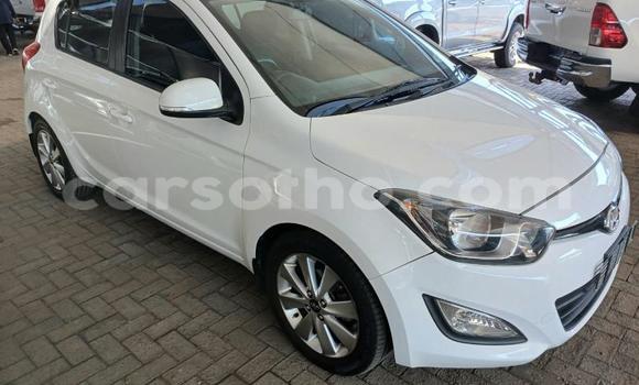 Sayi Na hannu Hyundai i20 White Mota in Maseru a Maseru Sayi Na hannu Hyundai i20 White Mota in Maseru a Maseru