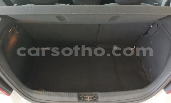 Sayi Na hannu Hyundai i20 White Mota in Maseru a Maseru Sayi Na hannu Hyundai i20 White Mota in Maseru a Maseru