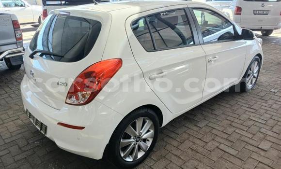 Sayi Na hannu Hyundai i20 White Mota in Maseru a Maseru Sayi Na hannu Hyundai i20 White Mota in Maseru a Maseru