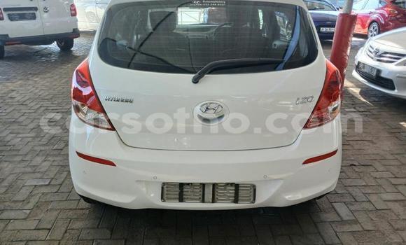 Sayi Na hannu Hyundai i20 White Mota in Maseru a Maseru Sayi Na hannu Hyundai i20 White Mota in Maseru a Maseru