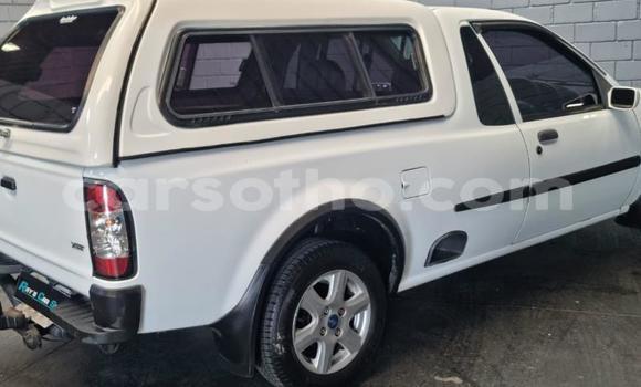 Sayi Na hannu Ford B-MAX White Mota in Maseru a Maseru Sayi Na hannu Ford B-MAX White Mota in Maseru a Maseru