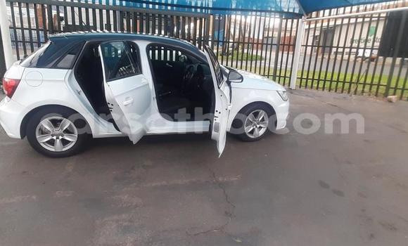 Sayi Na hannu Audi A1 White Mota in Maseru a Maseru Sayi Na hannu Audi A1 White Mota in Maseru a Maseru
