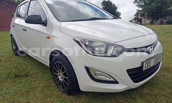 Sayi Na hannu Hyundai i20 White Mota in Maseru a Maseru Sayi Na hannu Hyundai i20 White Mota in Maseru a Maseru