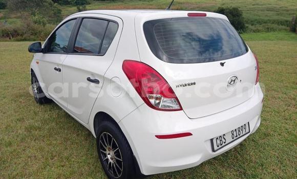Sayi Na hannu Hyundai i20 White Mota in Maseru a Maseru Sayi Na hannu Hyundai i20 White Mota in Maseru a Maseru