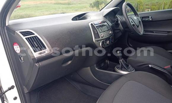 Sayi Na hannu Hyundai i20 White Mota in Maseru a Maseru Sayi Na hannu Hyundai i20 White Mota in Maseru a Maseru
