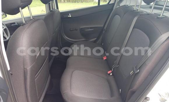Sayi Na hannu Hyundai i20 White Mota in Maseru a Maseru Sayi Na hannu Hyundai i20 White Mota in Maseru a Maseru