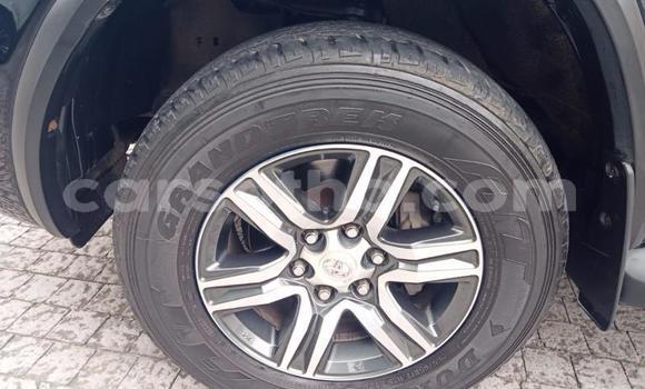Sayi Na hannu Toyota Fortuner Black Mota in Maseru a Maseru Sayi Na hannu Toyota Fortuner Black Mota in Maseru a Maseru