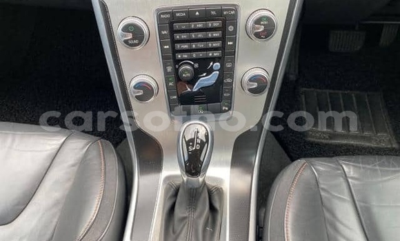 اشتري مستعمل Volvo XC60 Blue سيارة في Maputsoe في Leribe اشتري مستعمل Volvo XC60 Blue سيارة في Maputsoe في Leribe