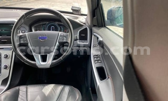 اشتري مستعمل Volvo XC60 Blue سيارة في Maputsoe في Leribe اشتري مستعمل Volvo XC60 Blue سيارة في Maputsoe في Leribe