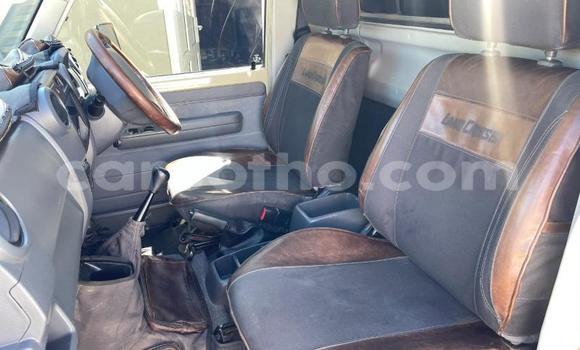 اشتري مستعمل Toyota Land Cruiser Beige سيارة في Maseru في Maseru اشتري مستعمل Toyota Land Cruiser Beige سيارة في Maseru في Maseru