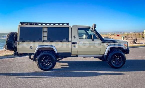اشتري مستعمل Toyota Land Cruiser Beige سيارة في Maseru في Maseru اشتري مستعمل Toyota Land Cruiser Beige سيارة في Maseru في Maseru