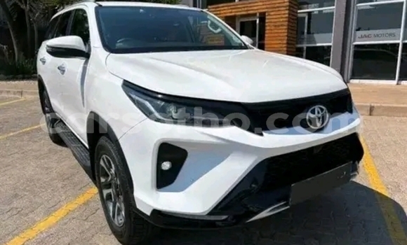اشتري مستعمل Toyota Fortuner White سيارة في Maseru في Maseru اشتري مستعمل Toyota Fortuner White سيارة في Maseru في Maseru