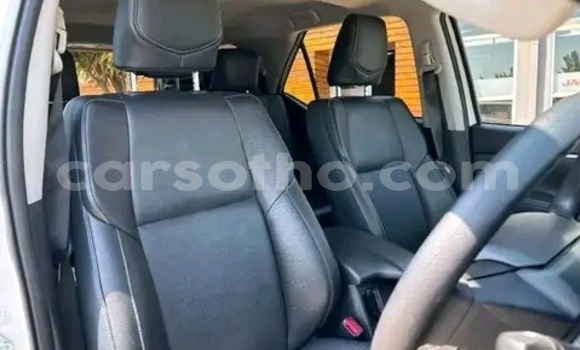 اشتري مستعمل Toyota Fortuner White سيارة في Maseru في Maseru اشتري مستعمل Toyota Fortuner White سيارة في Maseru في Maseru
