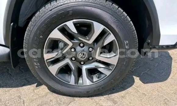 اشتري مستعمل Toyota Fortuner White سيارة في Maseru في Maseru اشتري مستعمل Toyota Fortuner White سيارة في Maseru في Maseru