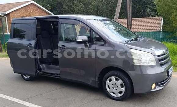 Sayi Na hannu Toyota Alphard Other Mota in Maseru a Maseru Sayi Na hannu Toyota Alphard Other Mota in Maseru a Maseru