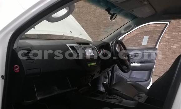 Buy Used Toyota Hilux White Car in Teyateyaneng in Berea Buy Used Toyota Hilux White Car in Teyateyaneng in Berea