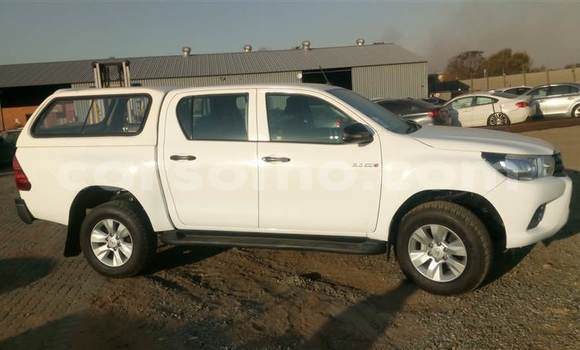 اشتري مستعمل Toyota Hilux White سيارة في Maseru في Maseru اشتري مستعمل Toyota Hilux White سيارة في Maseru في Maseru
