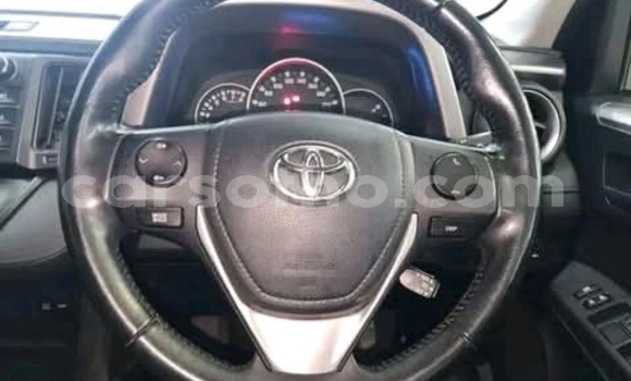 اشتري مستعمل Toyota RAV4 White سيارة في Maseru في Maseru اشتري مستعمل Toyota RAV4 White سيارة في Maseru في Maseru