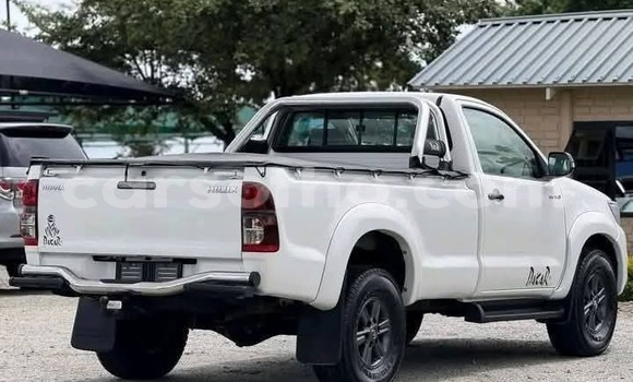 Acheter Occasion Voiture Toyota Hilux Blanc à Maseru, Maseru Acheter Occasion Voiture Toyota Hilux Blanc à Maseru, Maseru