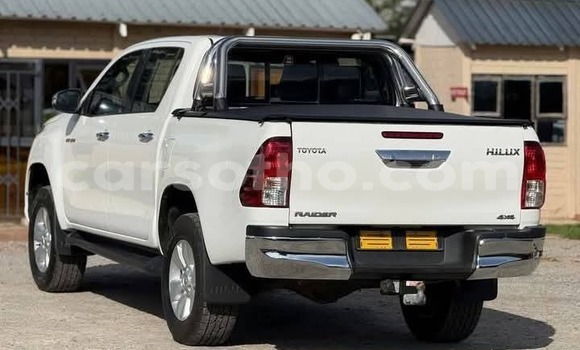 اشتري مستعمل Toyota Hilux White سيارة في Maseru في Maseru اشتري مستعمل Toyota Hilux White سيارة في Maseru في Maseru