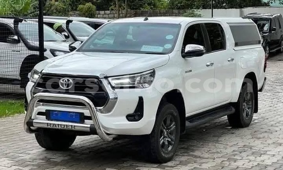 Buy Used Toyota Hilux White Car in Maseru in Maseru Buy Used Toyota Hilux White Car in Maseru in Maseru