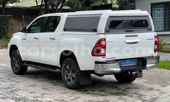 Buy Used Toyota Hilux White Car in Maseru in Maseru Buy Used Toyota Hilux White Car in Maseru in Maseru