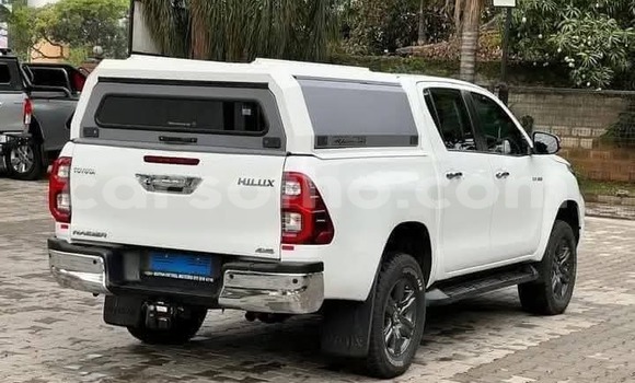 Buy Used Toyota Hilux White Car in Maseru in Maseru Buy Used Toyota Hilux White Car in Maseru in Maseru