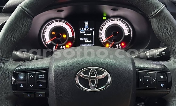 Sayi Na hannu Toyota Hilux White Mota in Hlotse a Leribe Sayi Na hannu Toyota Hilux White Mota in Hlotse a Leribe