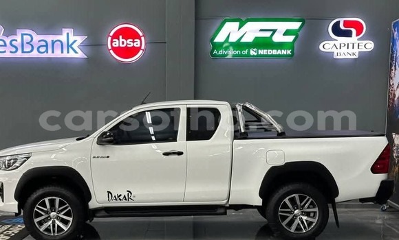 Sayi Na hannu Toyota Hilux White Mota in Hlotse a Leribe Sayi Na hannu Toyota Hilux White Mota in Hlotse a Leribe