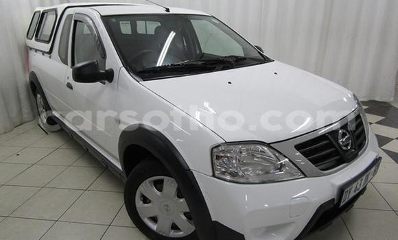Sayi Na hannu Nissan NP 300 White Mota in Maseru a Maseru Sayi Na hannu Nissan NP 300 White Mota in Maseru a Maseru