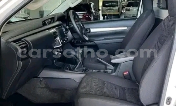 اشتري مستعمل Toyota Hilux White سيارة في Maseru في Maseru اشتري مستعمل Toyota Hilux White سيارة في Maseru في Maseru