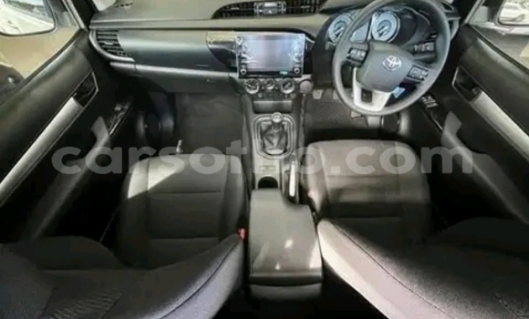 اشتري مستعمل Toyota Hilux White سيارة في Maseru في Maseru اشتري مستعمل Toyota Hilux White سيارة في Maseru في Maseru