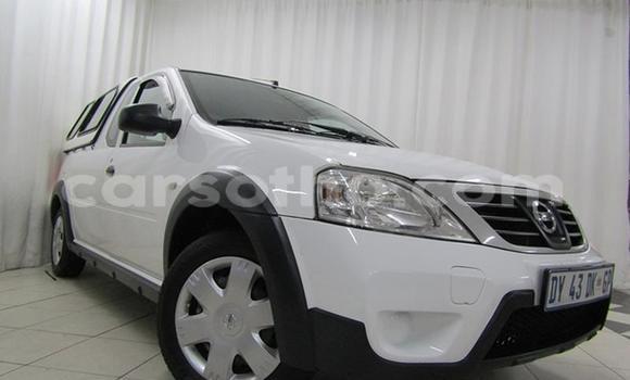 Sayi Na hannu Nissan NP 300 White Mota in Maseru a Maseru Sayi Na hannu Nissan NP 300 White Mota in Maseru a Maseru