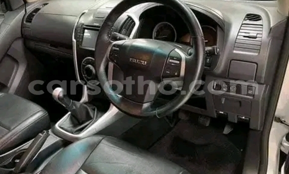 اشتري مستعمل Isuzu KB Silver سيارة في Maseru في Maseru اشتري مستعمل Isuzu KB Silver سيارة في Maseru في Maseru