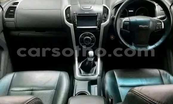 اشتري مستعمل Isuzu KB Silver سيارة في Maseru في Maseru اشتري مستعمل Isuzu KB Silver سيارة في Maseru في Maseru