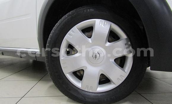 Sayi Na hannu Nissan NP 300 White Mota in Maseru a Maseru Sayi Na hannu Nissan NP 300 White Mota in Maseru a Maseru