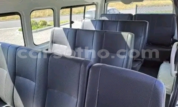 Acheter Occasion Voiture Toyota Siyaya Blanc à Maseru, Maseru Acheter Occasion Voiture Toyota Siyaya Blanc à Maseru, Maseru