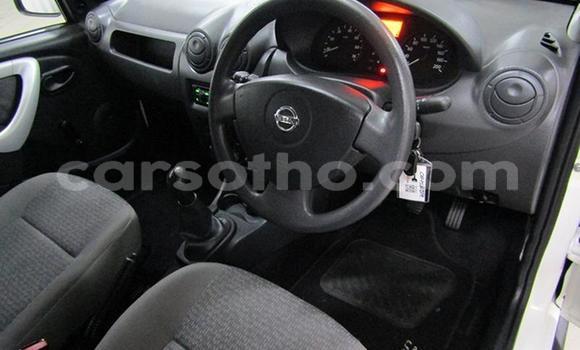 Sayi Na hannu Nissan NP 300 White Mota in Maseru a Maseru Sayi Na hannu Nissan NP 300 White Mota in Maseru a Maseru