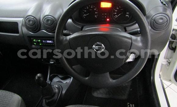 Sayi Na hannu Nissan NP 300 White Mota in Maseru a Maseru Sayi Na hannu Nissan NP 300 White Mota in Maseru a Maseru