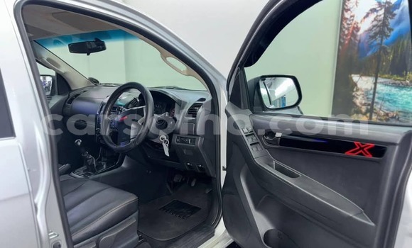 Acheter Occasion Voiture Isuzu KB Gris à Hlotse, Leribe Acheter Occasion Voiture Isuzu KB Gris à Hlotse, Leribe