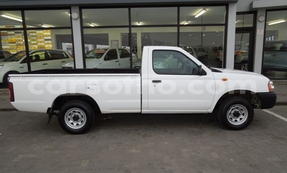 Acheter Occasion Voiture Nissan NP 300 Blanc à Maseru, Maseru Acheter Occasion Voiture Nissan NP 300 Blanc à Maseru, Maseru
