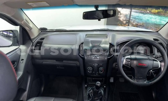 Acheter Occasion Voiture Isuzu KB Gris à Hlotse, Leribe Acheter Occasion Voiture Isuzu KB Gris à Hlotse, Leribe