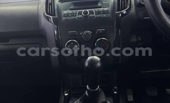 Acheter Occasion Voiture Isuzu KB Gris à Hlotse, Leribe Acheter Occasion Voiture Isuzu KB Gris à Hlotse, Leribe