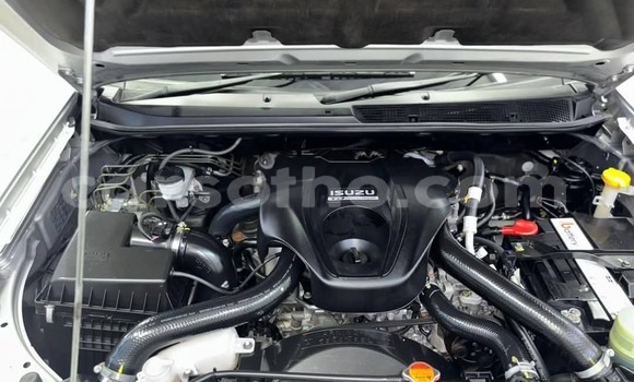 Acheter Occasion Voiture Isuzu KB Gris à Hlotse, Leribe Acheter Occasion Voiture Isuzu KB Gris à Hlotse, Leribe