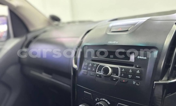 Acheter Occasion Voiture Isuzu KB Gris à Hlotse, Leribe Acheter Occasion Voiture Isuzu KB Gris à Hlotse, Leribe