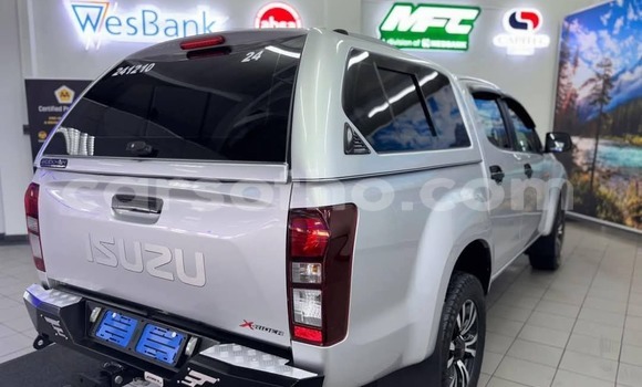 Acheter Occasion Voiture Isuzu KB Gris à Hlotse, Leribe Acheter Occasion Voiture Isuzu KB Gris à Hlotse, Leribe