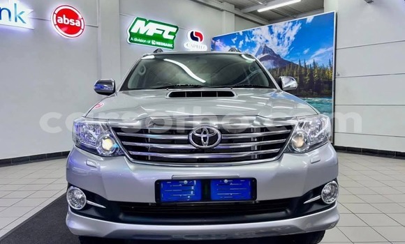 Sayi Na hannu Toyota Fortuner Silver Mota in Hlotse a Leribe