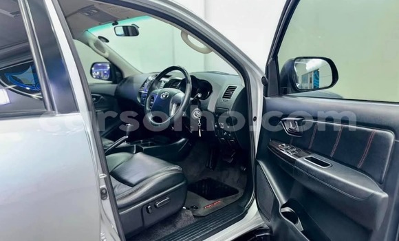 Sayi Na hannu Toyota Fortuner Silver Mota in Hlotse a Leribe Sayi Na hannu Toyota Fortuner Silver Mota in Hlotse a Leribe
